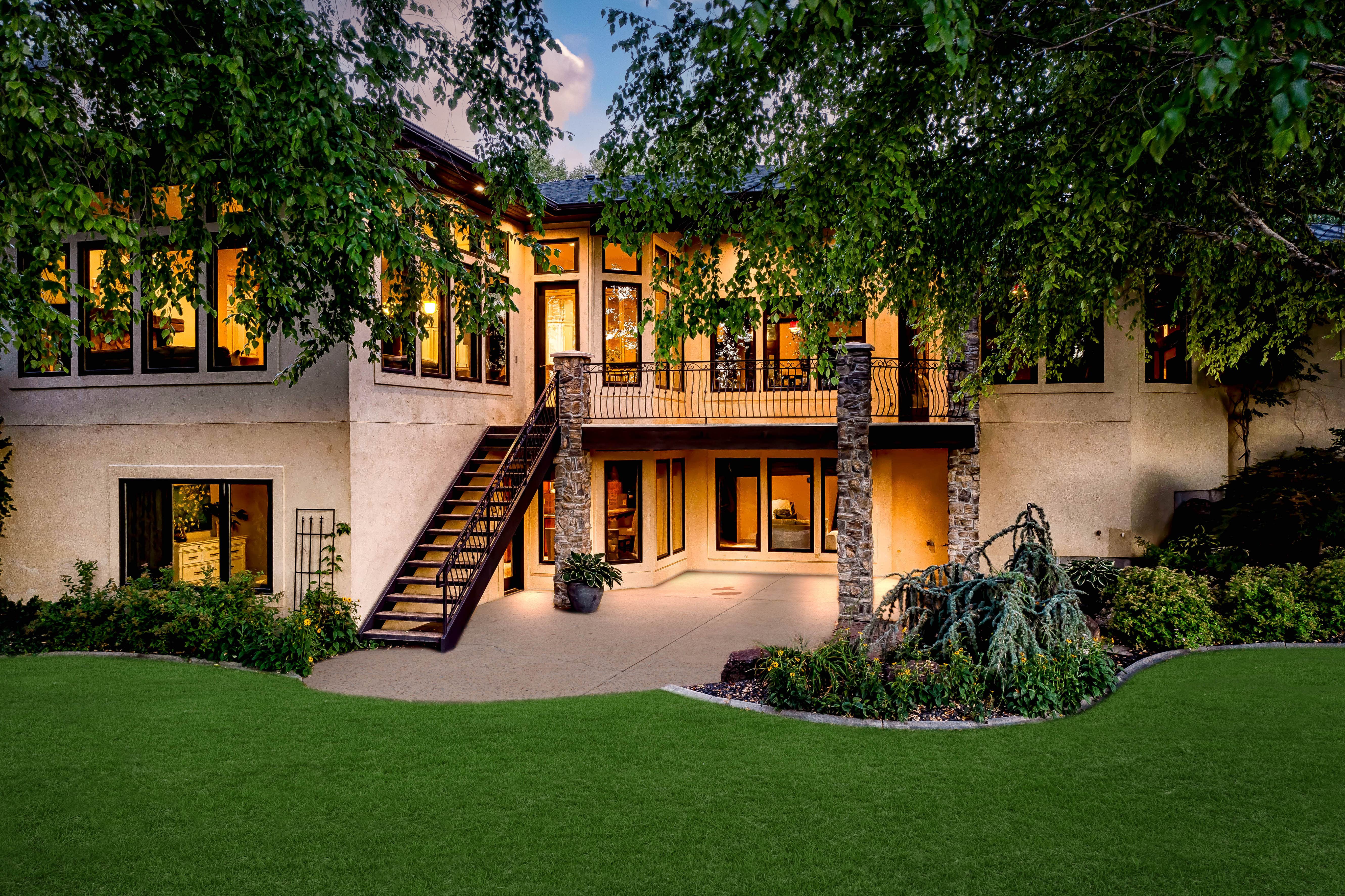 Featured image for “Luxury Living Meets Natural Beauty in One-of-a-Kind Home”