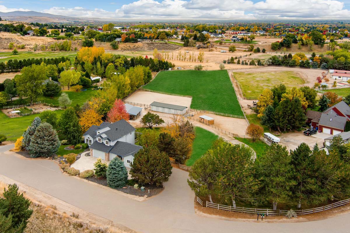 Featured image for “Equestrian Paradise on a Tranquil 4-Acre Haven”