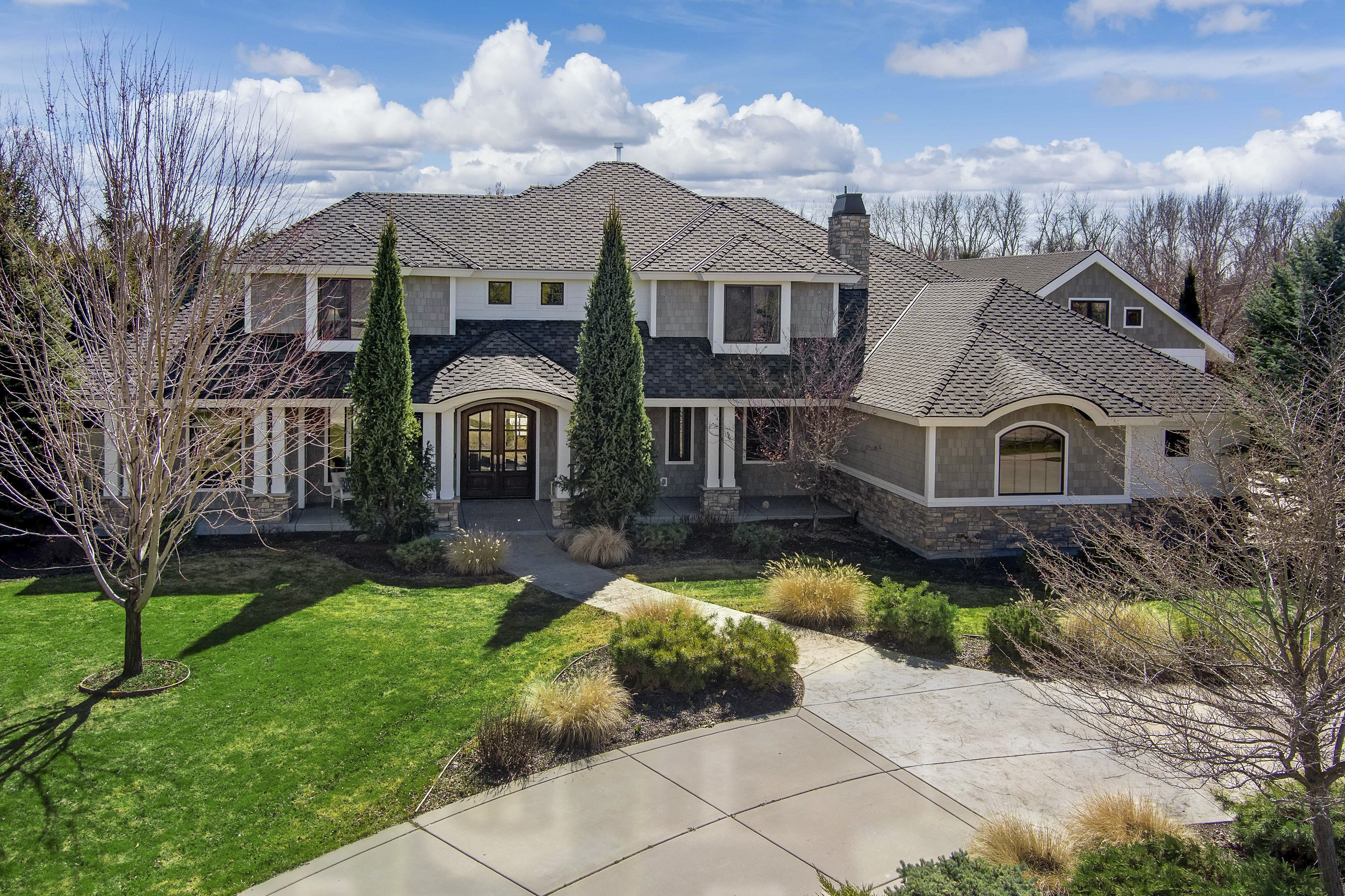 Featured image for “Vizcaya Waterfront Estate | Resort Living in Eagle Idaho”