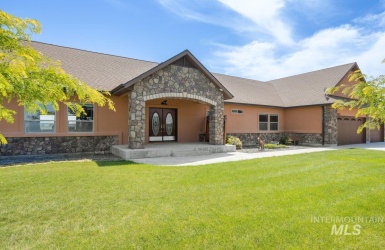 4367 W Central, Emmett, Idaho 83617, 3 Bedrooms Bedrooms, ,Farm,For Sale,4367 W Central,98882129