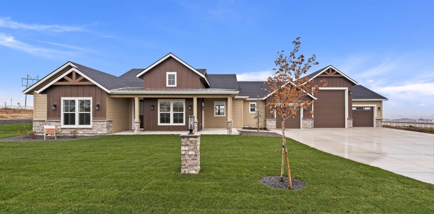 13796 Robie Creek St, Caldwell, Idaho 83607, 3 Bedrooms Bedrooms, ,Residential,For Sale,13796 Robie Creek St,98894253