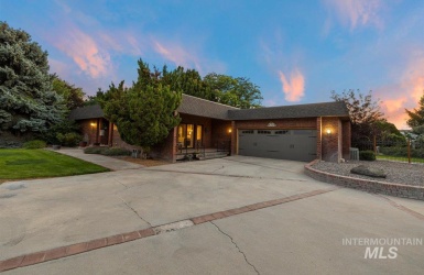 3115 S Happy Valley Rd, Nampa, Idaho 83686, 3 Bedrooms Bedrooms, ,Residential,For Sale,3115 S Happy Valley Rd,98897790