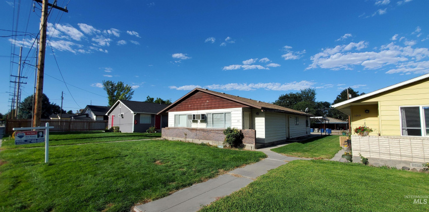 1215 S Elder Street, Nampa, Idaho 83686, 4 Bedrooms Bedrooms, ,Residential Income,For Sale,1215 S Elder Street,98906154